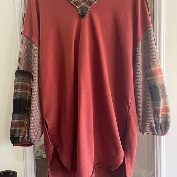 Plaid Sleeve Red Women's Top - Picture 1 of 3
